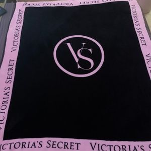 2015 Victoria's Secret Soft Plush Throw Blanket